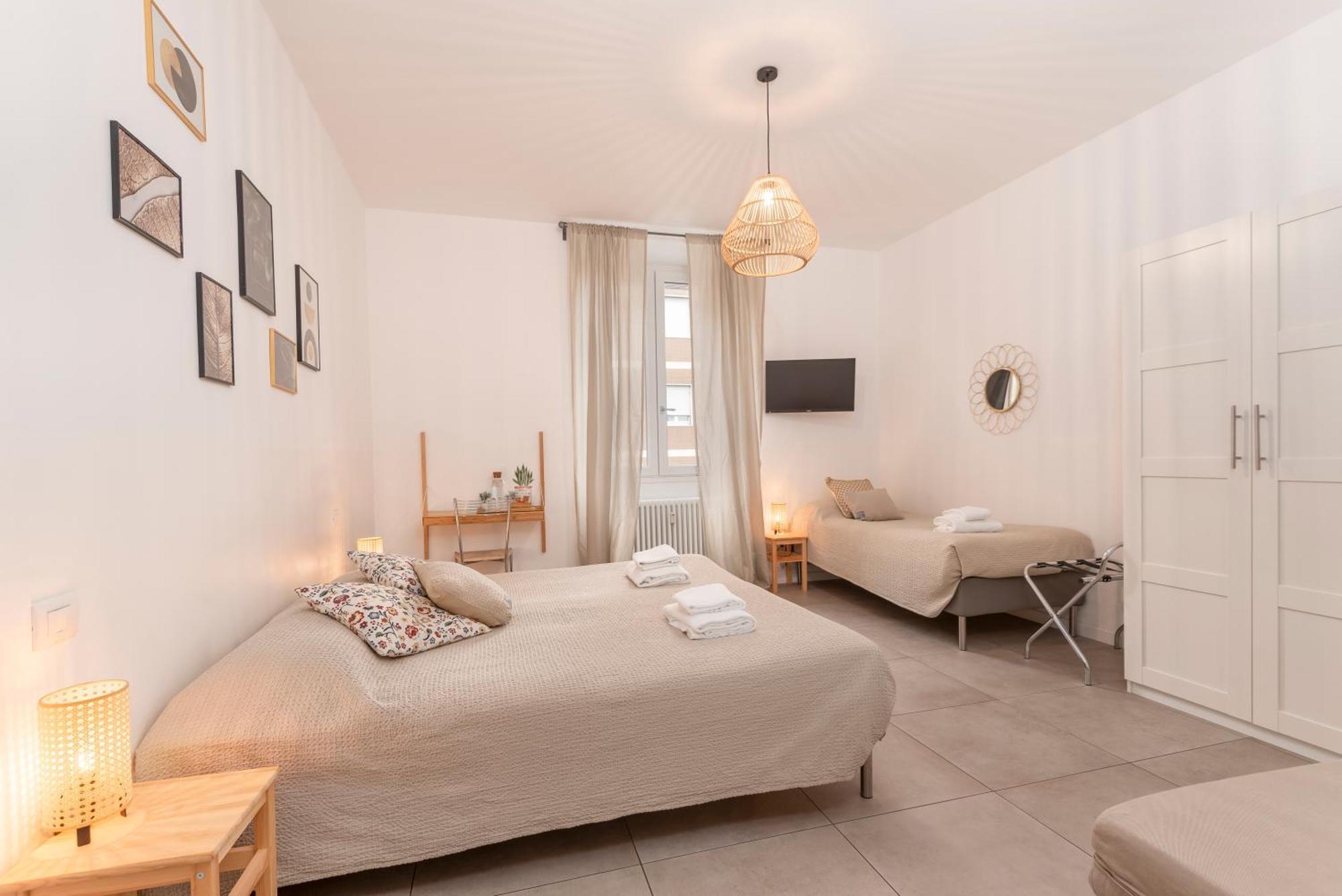 Tree Modern Guest house Bergamo